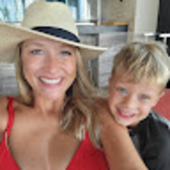 Meet your Posher, Sabrina - Picture 1 of 1